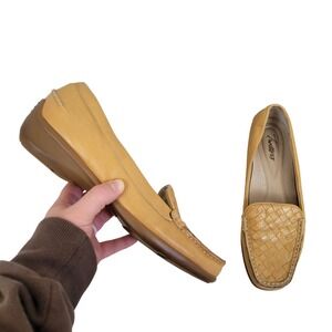 Trotters Leather Woven Loafers Tan Size 9M Basket Weave Driving Shoes Slip On